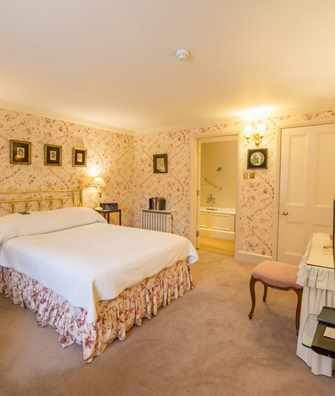 Small double courtroom at Hartwell Court Small double courtroom at Hartwell Court