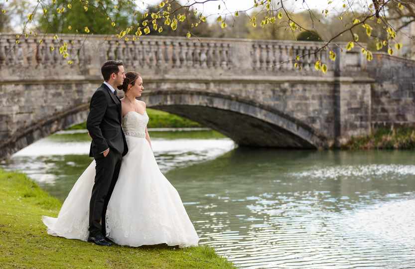 Bridal couple at lake side at Hartwell House Bridal couple at lake side at Hartwell House
