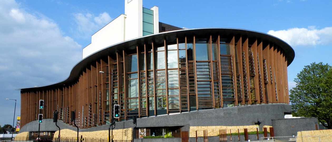 Visit Aylesbury Waterside Theatre Hartwell House