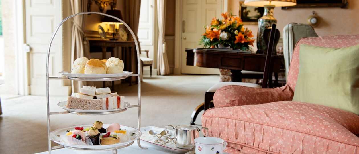 Why Are English Cream Cakes Superb Why Are English Cream Cakes Superb